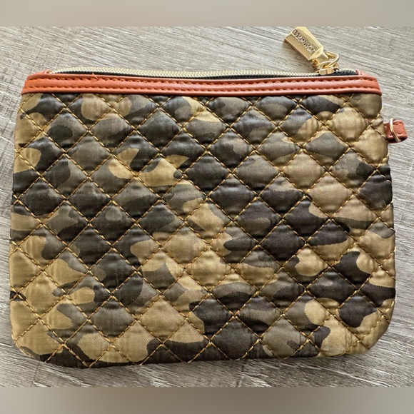 Camp clutch - Picture 2 of 3